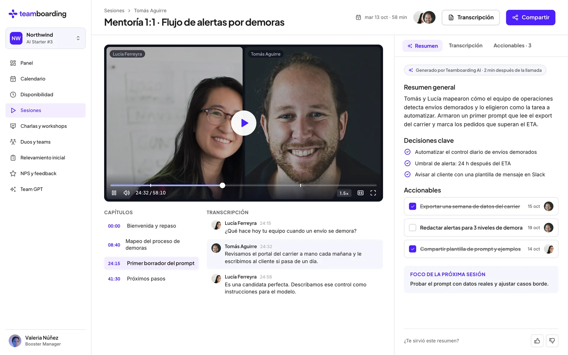 Grabación de una mentoría con capítulos, transcripción y un resumen generado por IA con decisiones clave y accionables